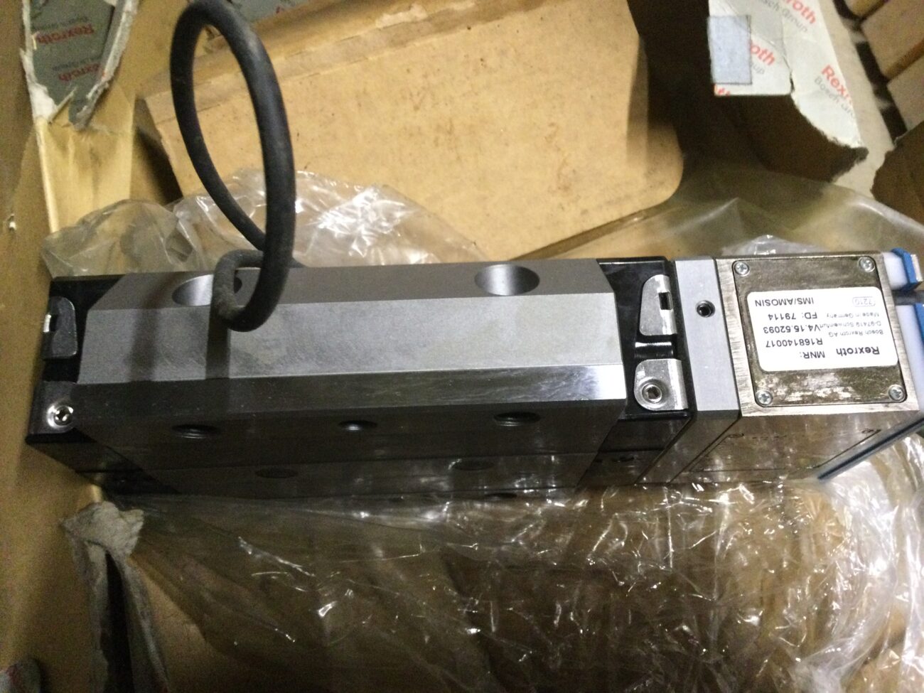 Линейный направляющий Блок Rexroth R165342220