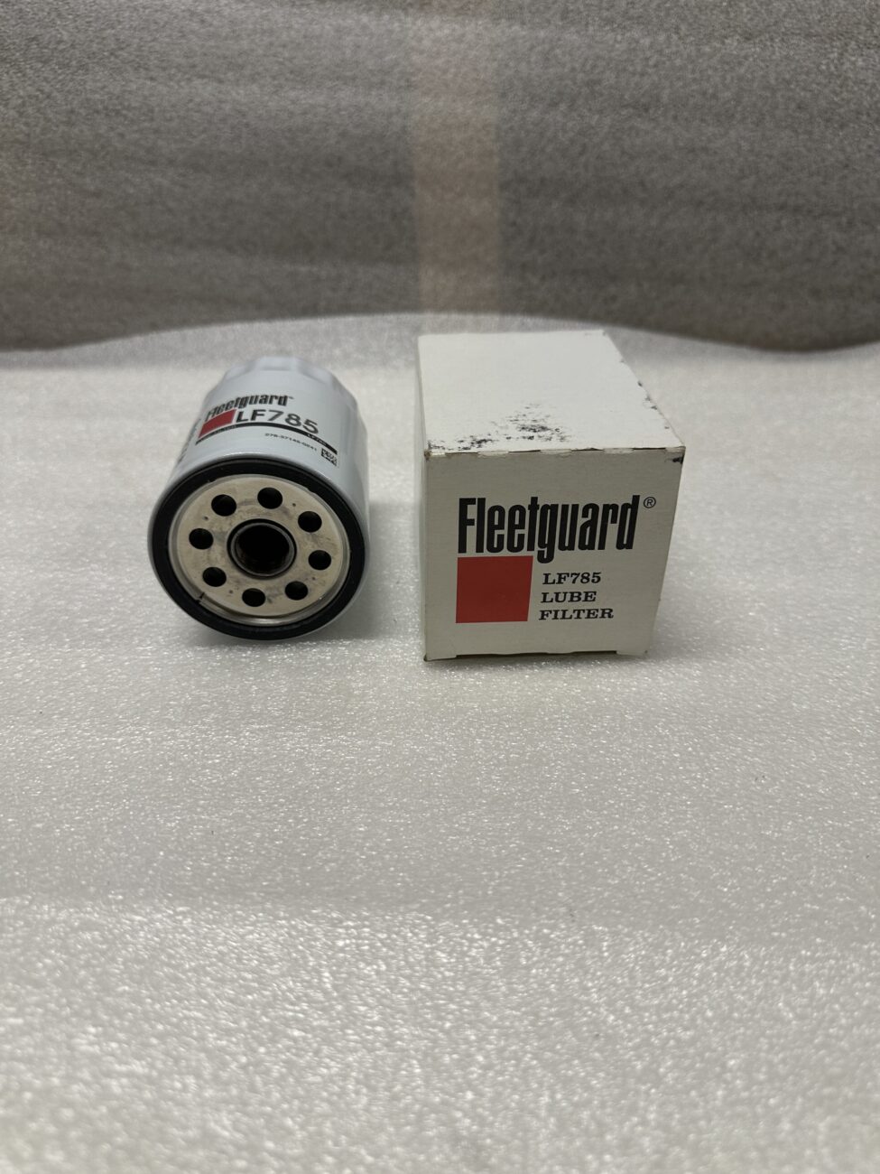 масляный фильтр Fleetguard LF785