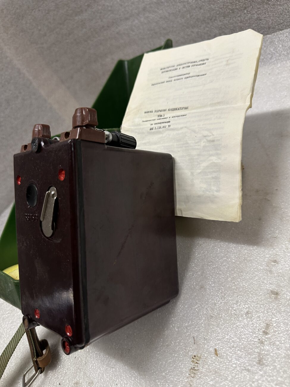 конденсаторная подрывная машинка КПМ-3У1