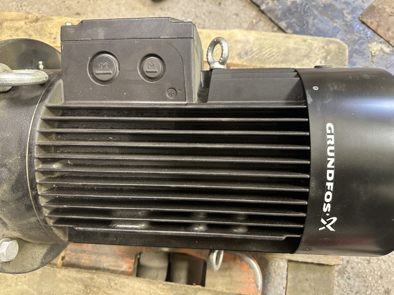 Вертикальный многоступенчатый насос Grundfos CR 64-2 A-F-A-E-HQQE 11kW 3x400V 50Hz